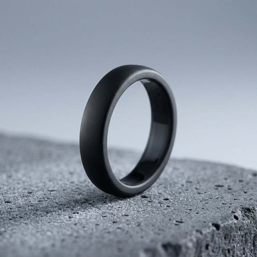 Anello in ceramica opaca "sabbiata" - Nero